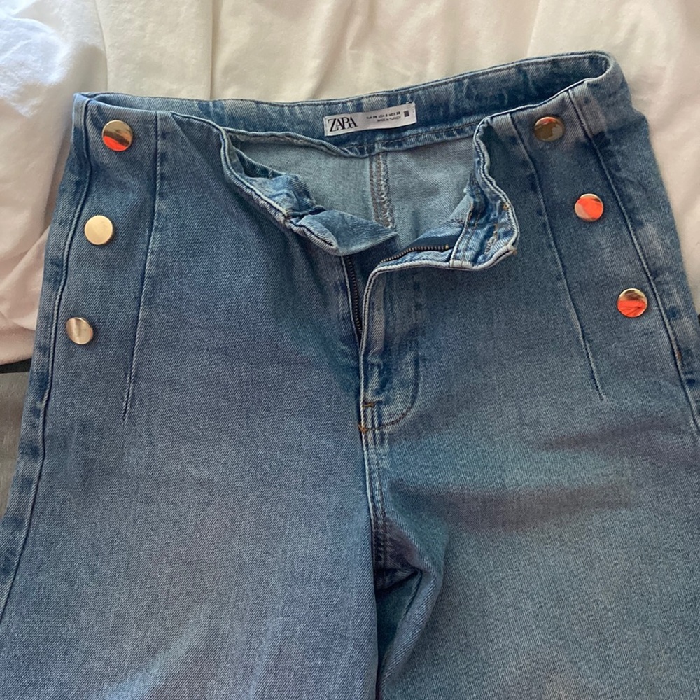 A sz 6 wide leg pants from Zara. I love how it fits but now it doesn’t fit.